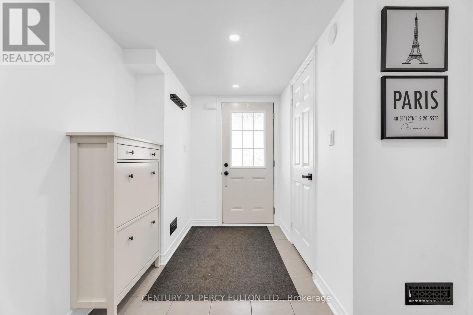 1110 Durno Court, Milton, Ontario  L9T 8P5 - Photo 7 - W12960292