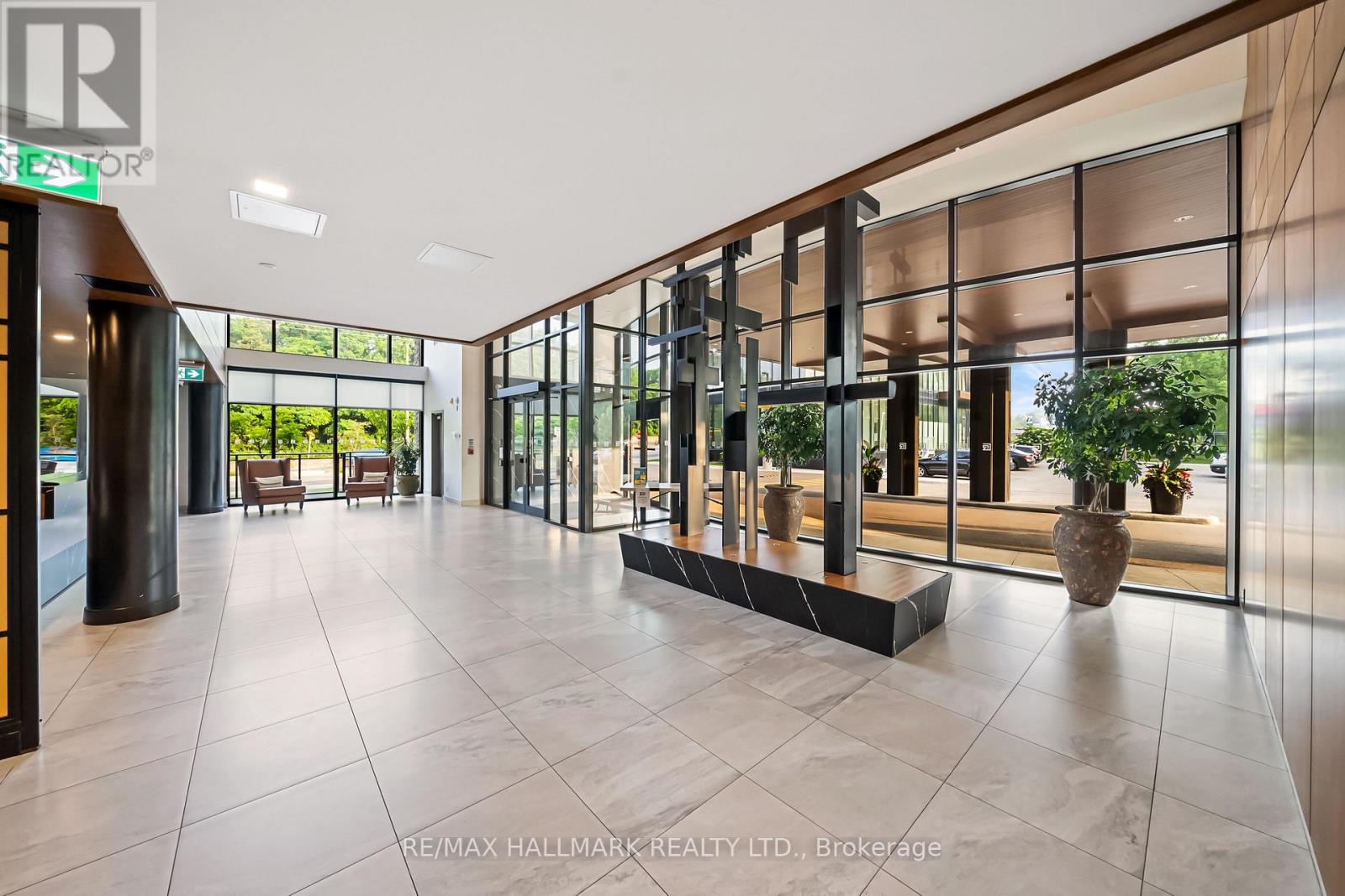 111 - 1575 Lakeshore Road W, Mississauga, Ontario  L5J 1J4 - Photo 38 - W12960322