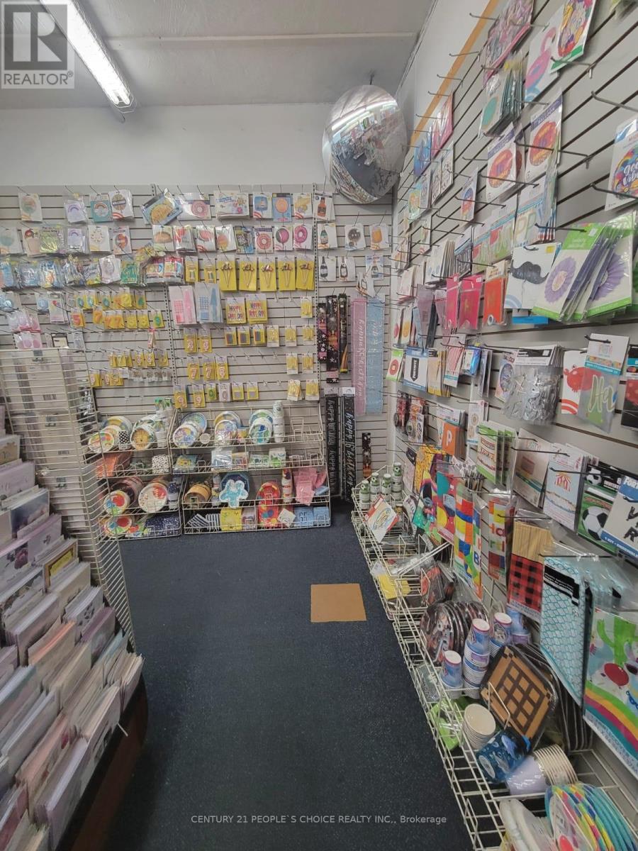 8 Main Street N, Halton Hills, Ontario  L7J 1W1 - Photo 10 - W12960330