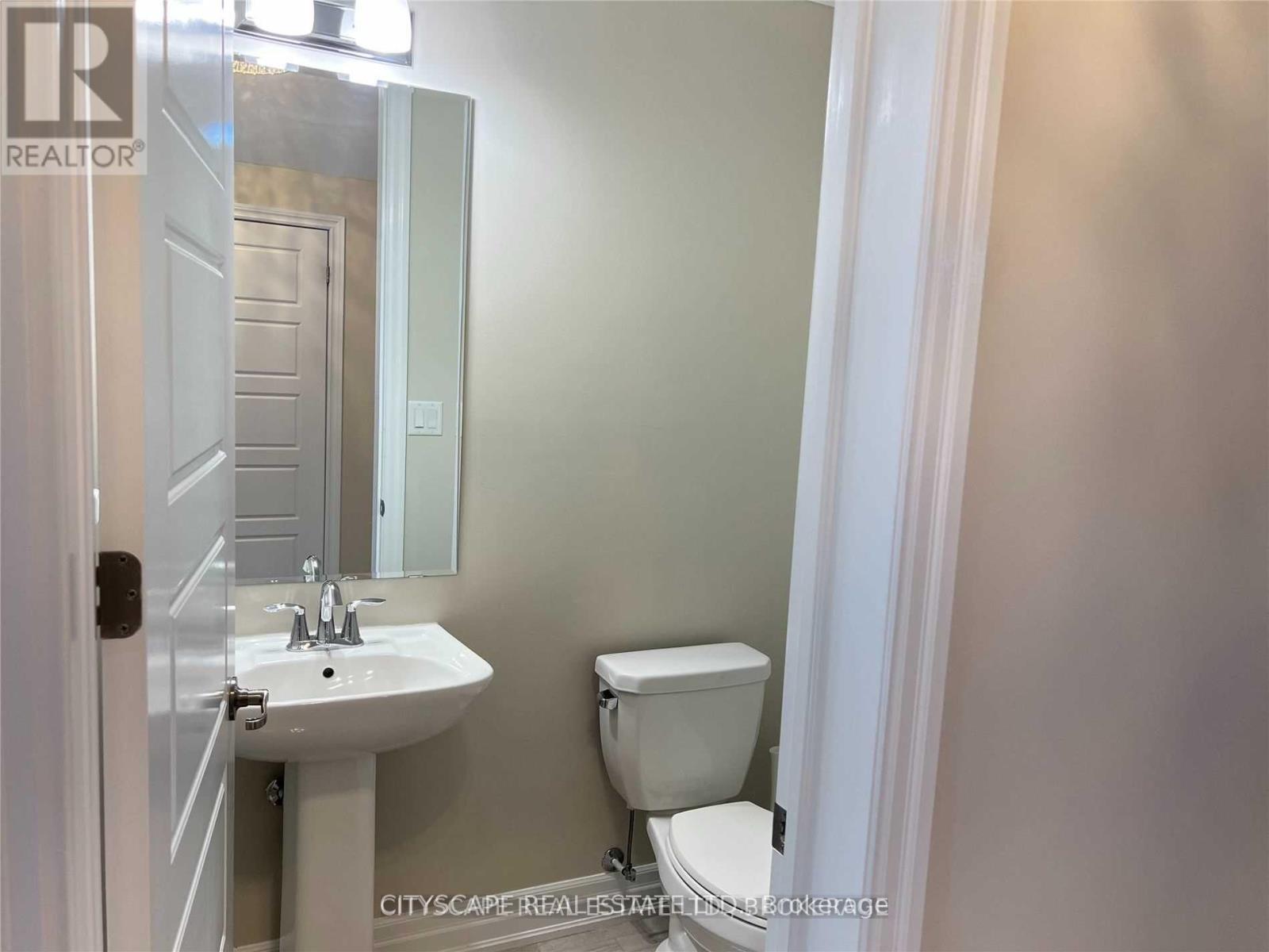 174 Fowley Drive, Oakville, Ontario  L6H 0M8 - Photo 6 - W12960352