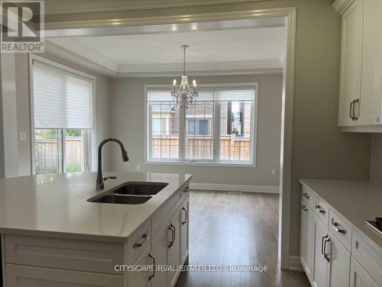 174 Fowley Drive, Oakville, Ontario  L6H 0M8 - Photo 9 - W12960352