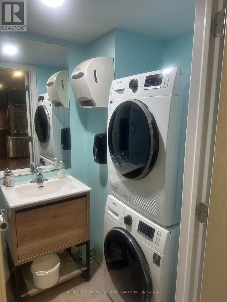 53 & 54 - 173 Advance Boulevard, Brampton, Ontario  L6T 4Z7 - Photo 6 - W12960362