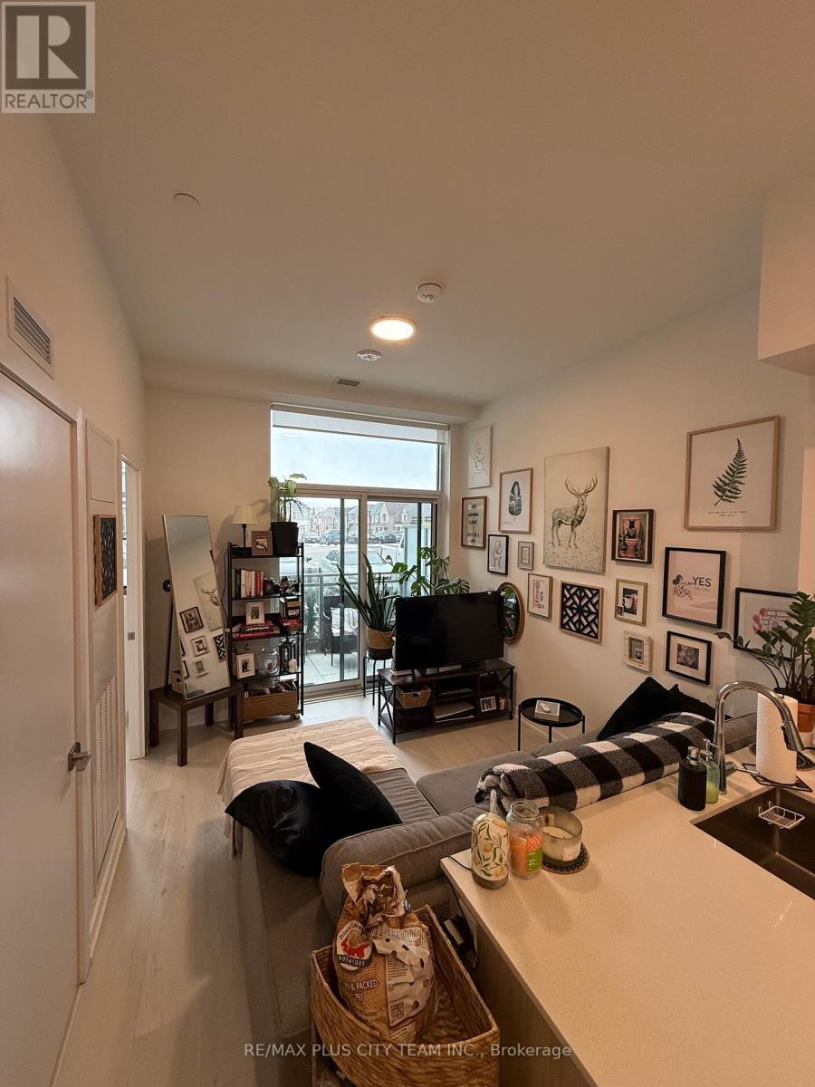 104 - 2501 Saw Whet Boulevard, Oakville, Ontario  L6M 5N2 - Photo 3 - W12960366