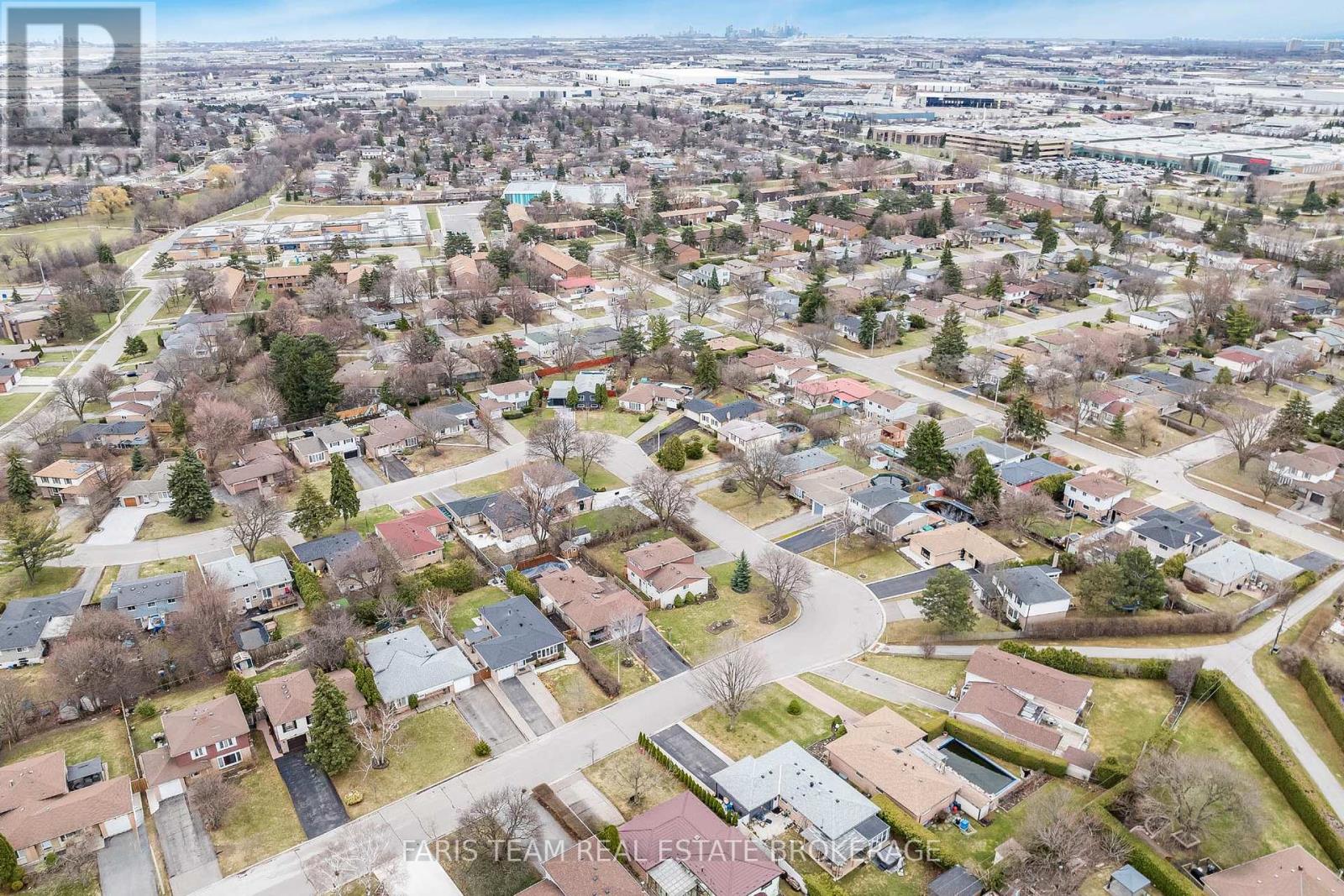 28 Bromley Crescent, Brampton, Ontario  L6T 1Z1 - Photo 34 - W12960372