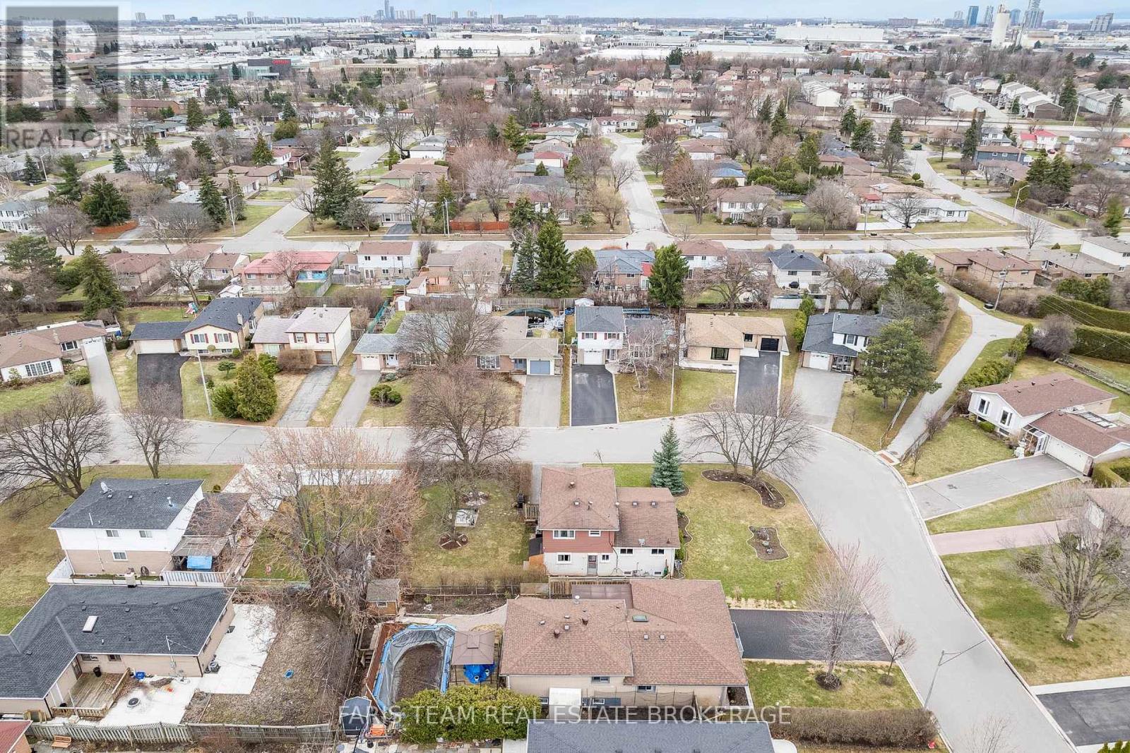 28 Bromley Crescent, Brampton, Ontario  L6T 1Z1 - Photo 35 - W12960372