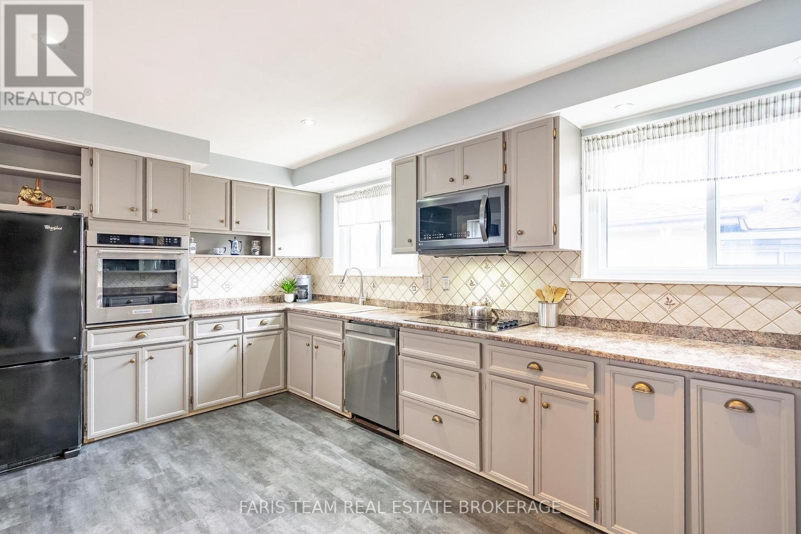 28 Bromley Crescent, Brampton, Ontario  L6T 1Z1 - Photo 6 - W12960372