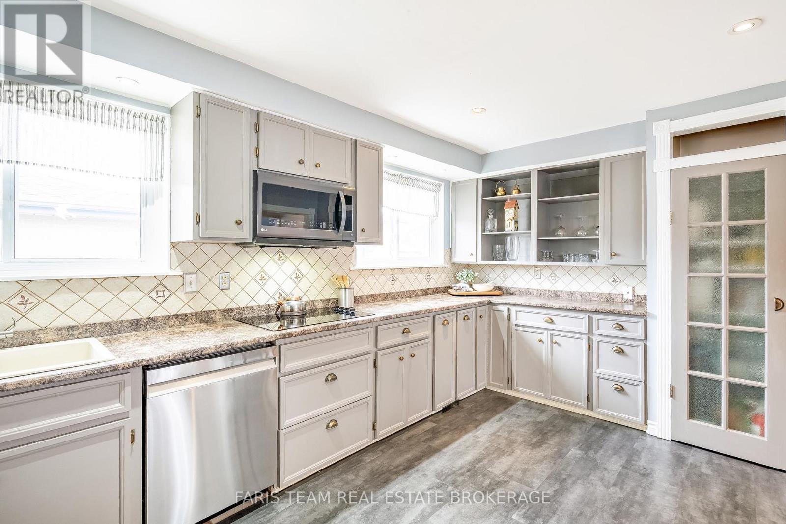 28 Bromley Crescent, Brampton, Ontario  L6T 1Z1 - Photo 9 - W12960372