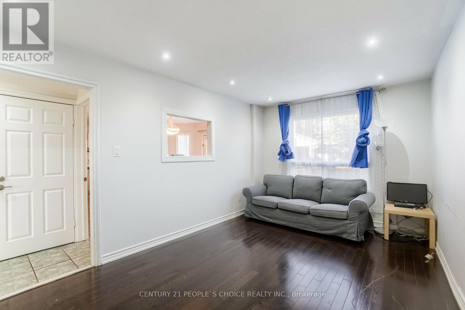 25 Sheringham Street, Brampton, Ontario  L6Z 2P5 - Photo 10 - W12960374