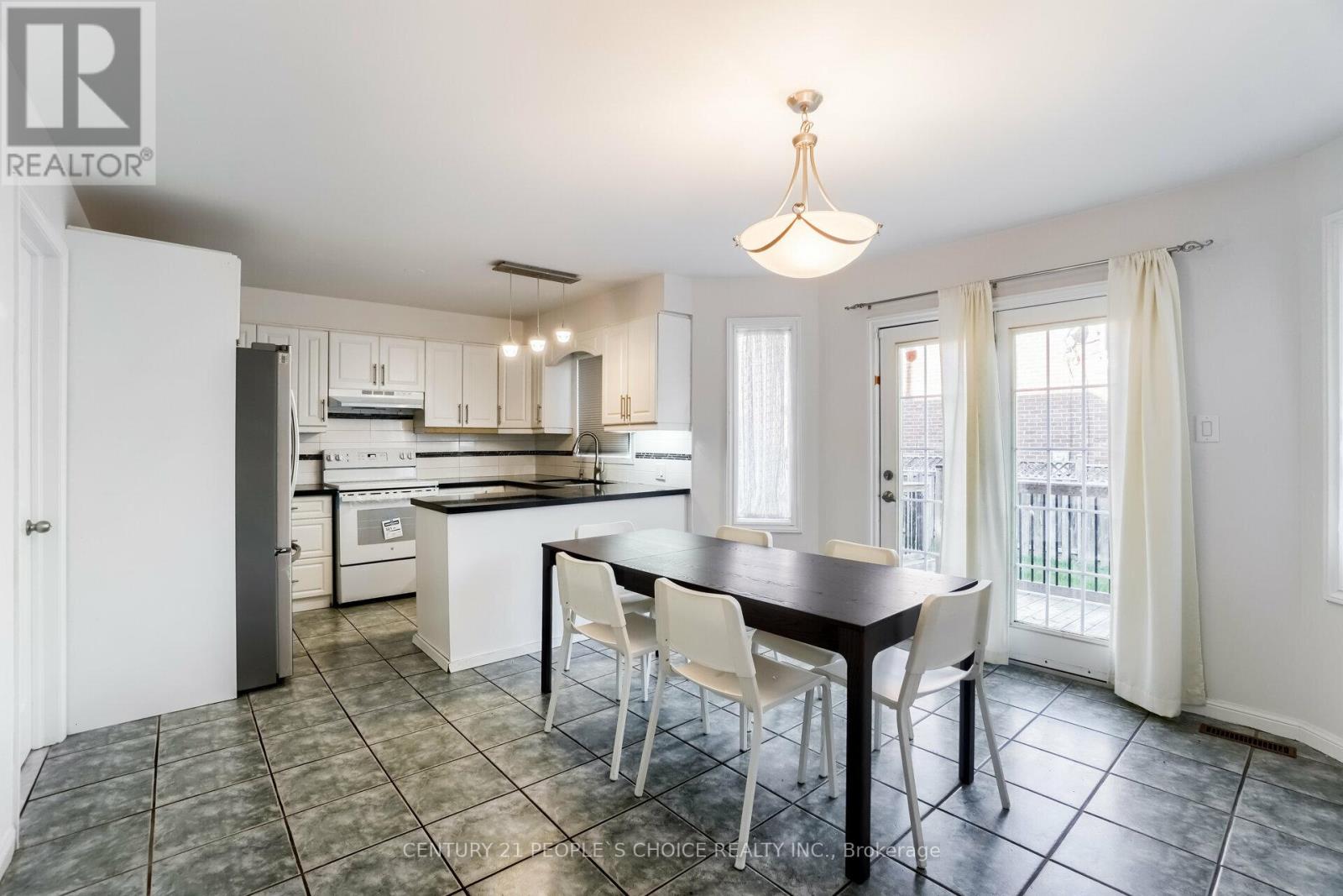 25 Sheringham Street, Brampton, Ontario  L6Z 2P5 - Photo 12 - W12960374