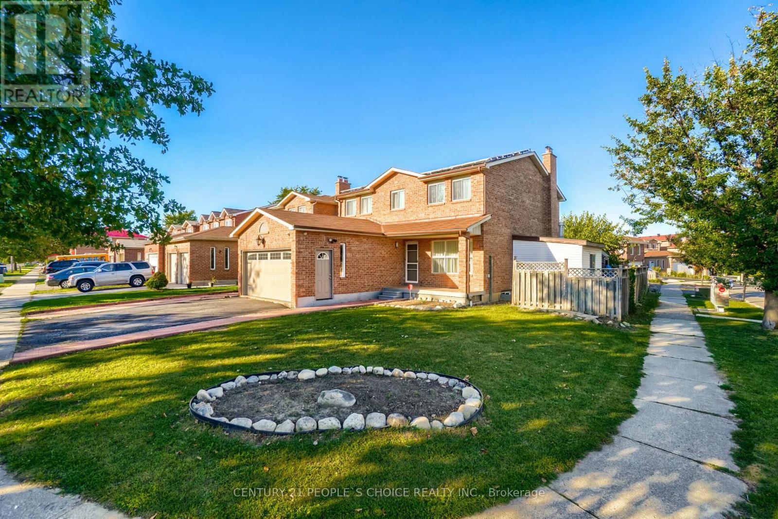 25 Sheringham Street, Brampton, Ontario  L6Z 2P5 - Photo 3 - W12960374