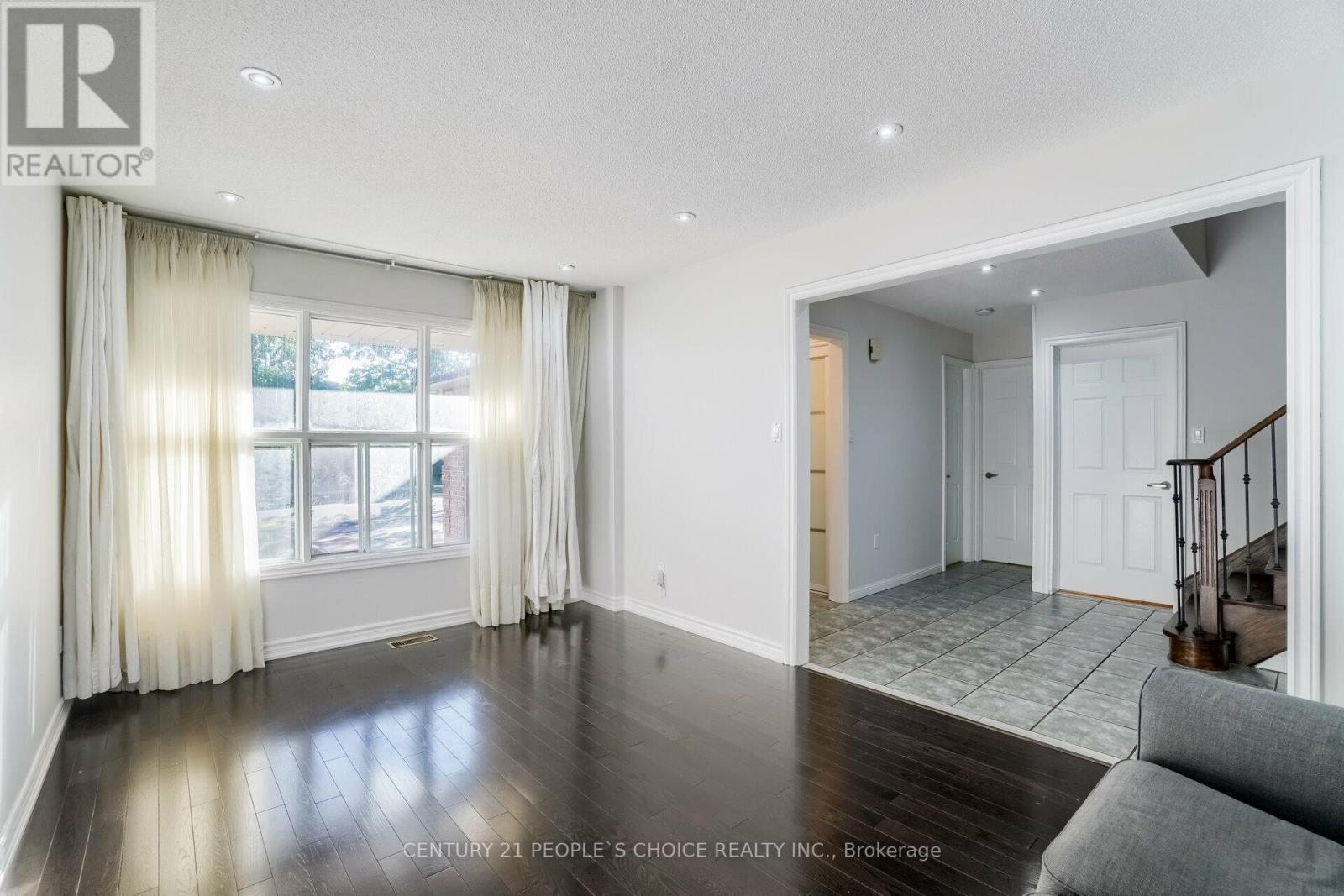 25 Sheringham Street, Brampton, Ontario  L6Z 2P5 - Photo 7 - W12960374