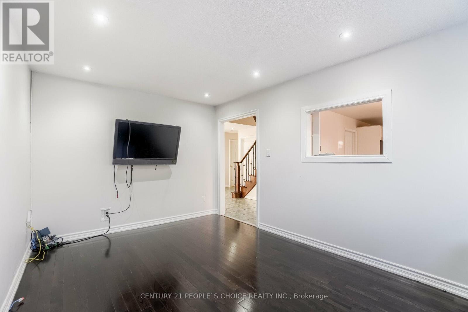 25 Sheringham Street, Brampton, Ontario  L6Z 2P5 - Photo 9 - W12960374