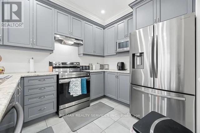 24 Benhurst Crescent, Brampton, Ontario  L7A 5A2 - Photo 14 - W12960388