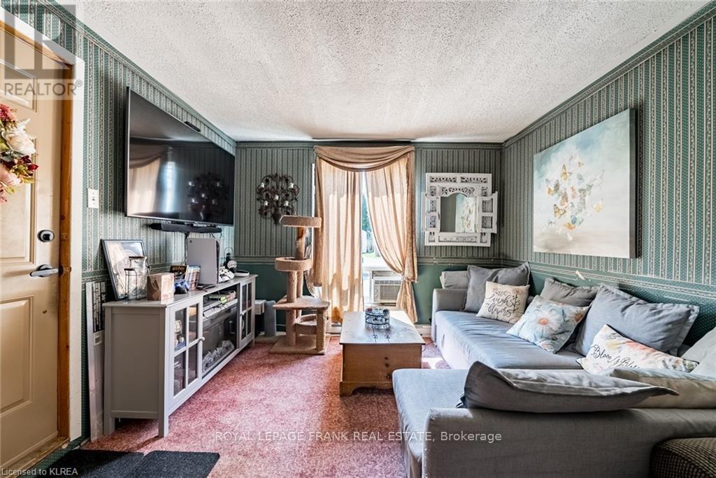 37 Sussex Street N, Kawartha Lakes, Ontario  K9V 4H6 - Photo 23 - X12957646