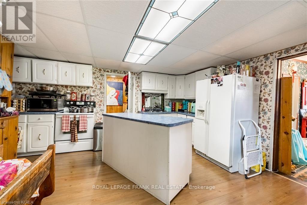 37 Sussex Street N, Kawartha Lakes, Ontario  K9V 4H6 - Photo 9 - X12957646