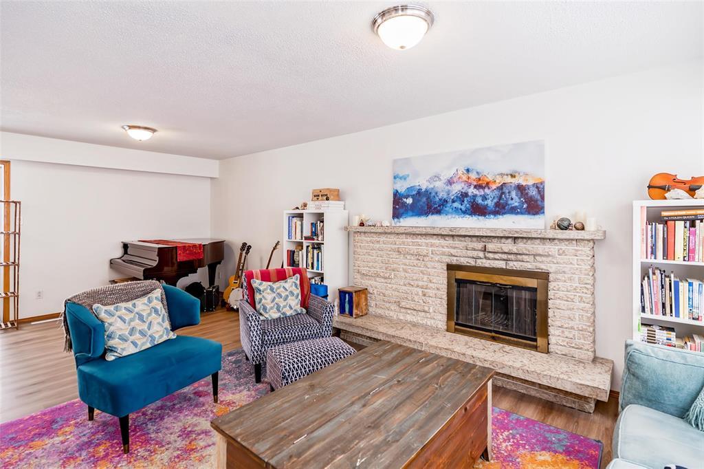 67 Purdue Bay, Winnipeg, Manitoba  R3T 3C6 - Photo 1 - 202606363