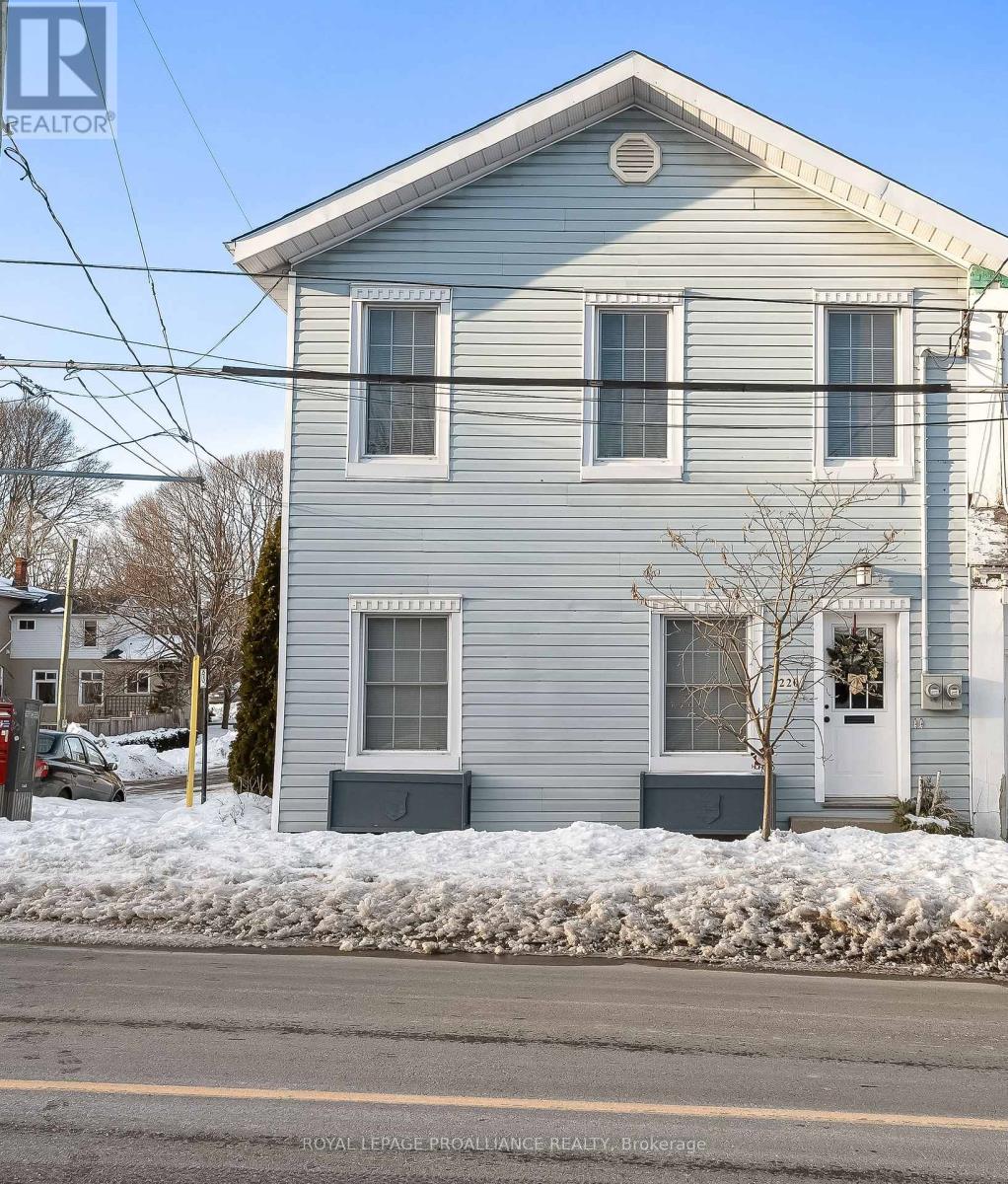 B - 220 Walton Street, Port Hope, Ontario  L1A 1N9 - Photo 1 - X12960446