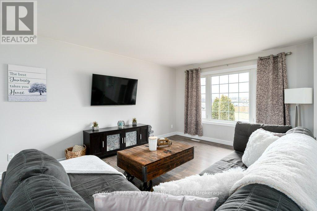 27 Forest Valley Drive, Quinte West, Ontario  K0K 2C0 - Photo 10 - X12960542