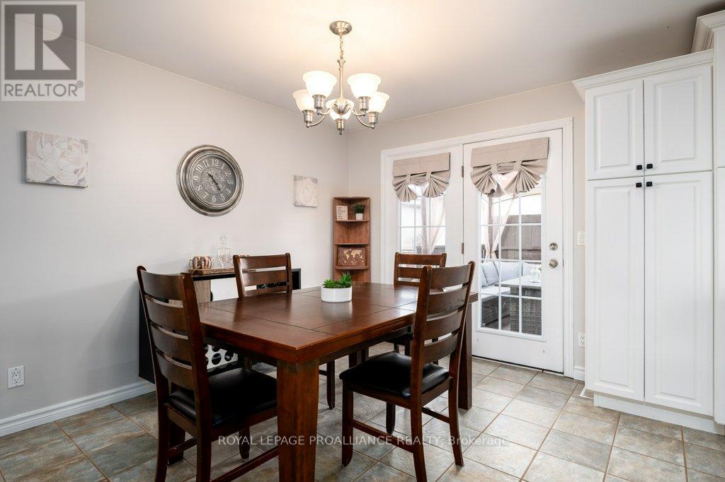 27 Forest Valley Drive, Quinte West, Ontario  K0K 2C0 - Photo 16 - X12960542