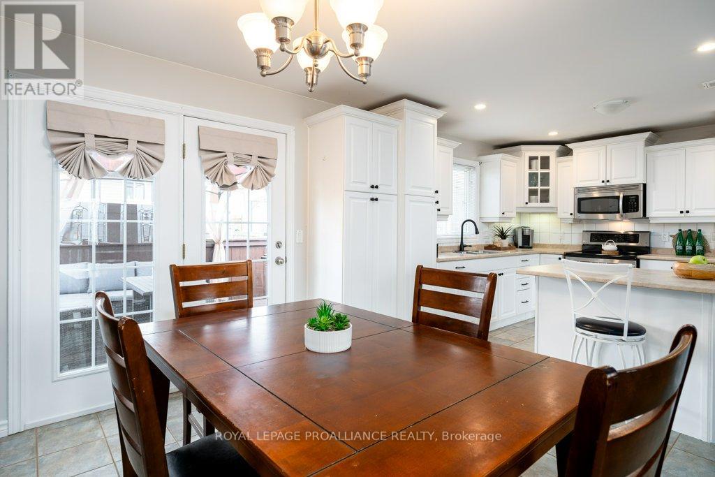 27 Forest Valley Drive, Quinte West, Ontario  K0K 2C0 - Photo 17 - X12960542