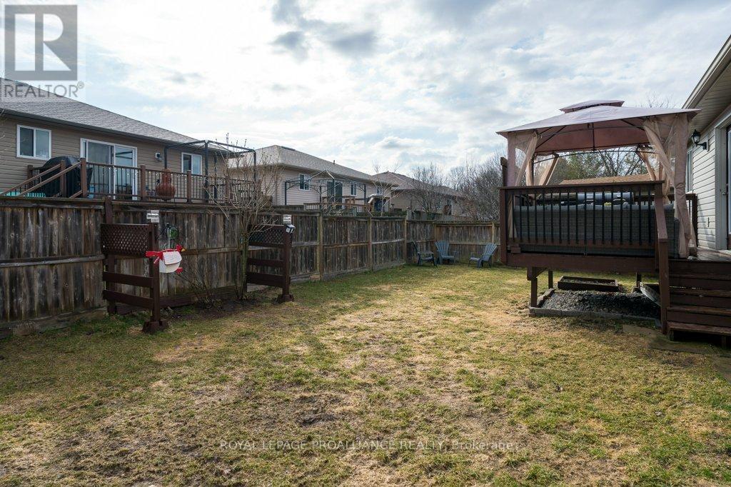 27 Forest Valley Drive, Quinte West, Ontario  K0K 2C0 - Photo 40 - X12960542
