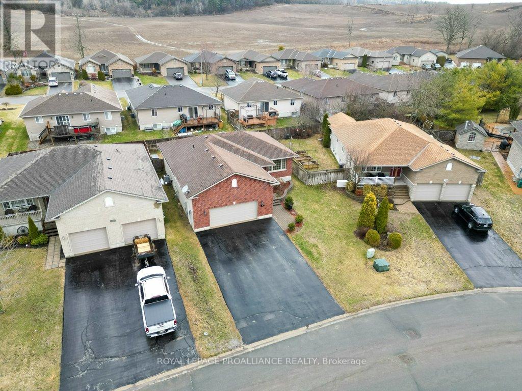 27 Forest Valley Drive, Quinte West, Ontario  K0K 2C0 - Photo 44 - X12960542