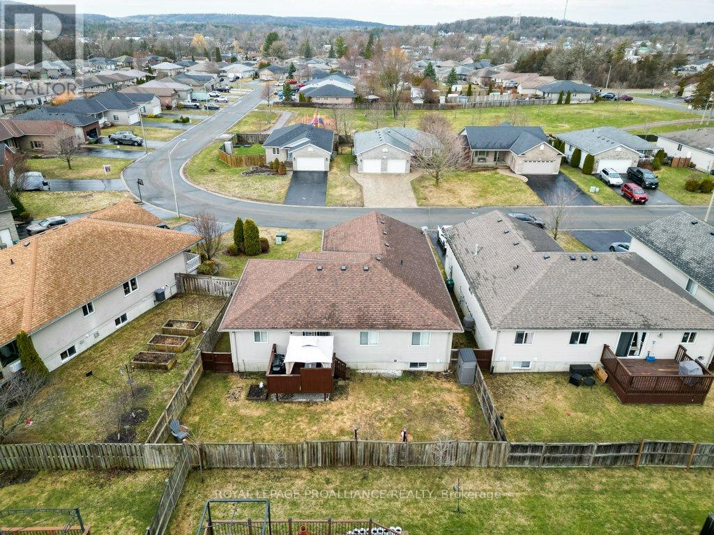 27 Forest Valley Drive, Quinte West, Ontario  K0K 2C0 - Photo 46 - X12960542