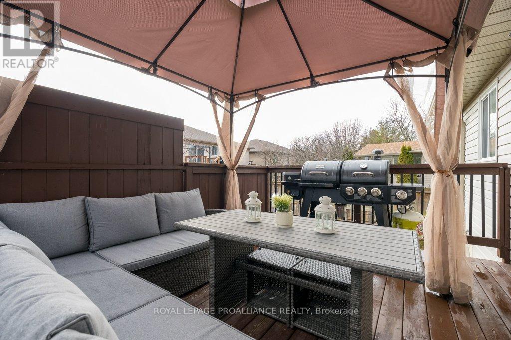 27 Forest Valley Drive, Quinte West, Ontario  K0K 2C0 - Photo 5 - X12960542