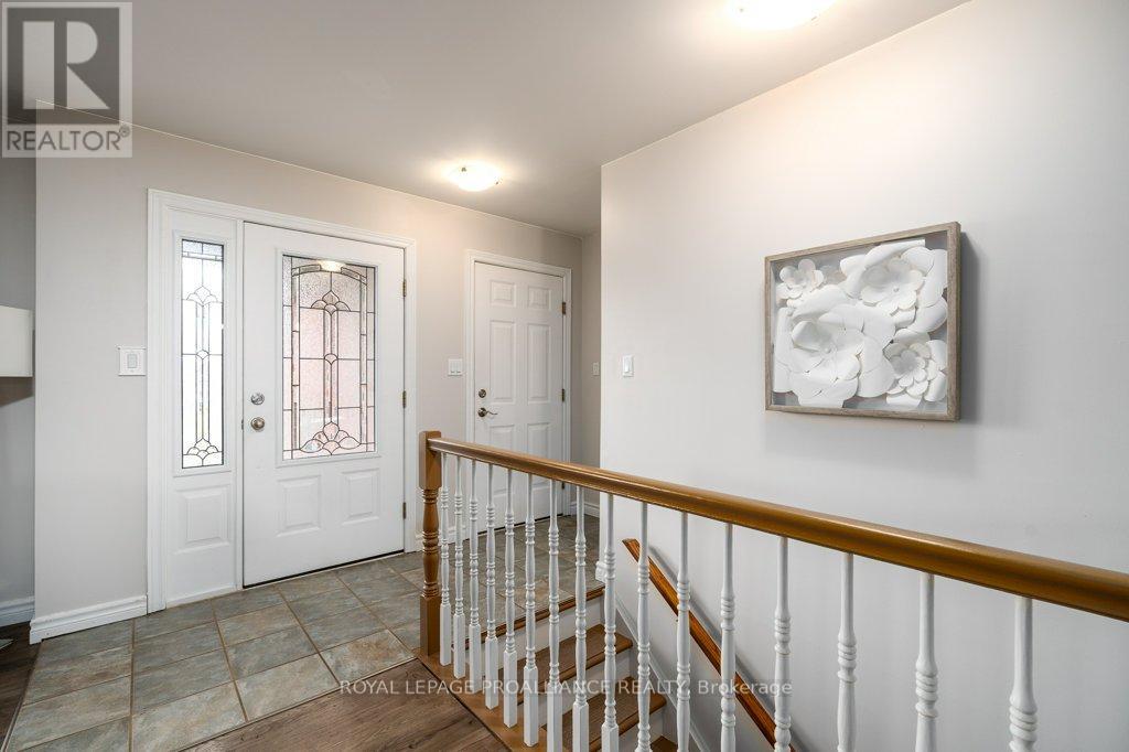 27 Forest Valley Drive, Quinte West, Ontario  K0K 2C0 - Photo 8 - X12960542