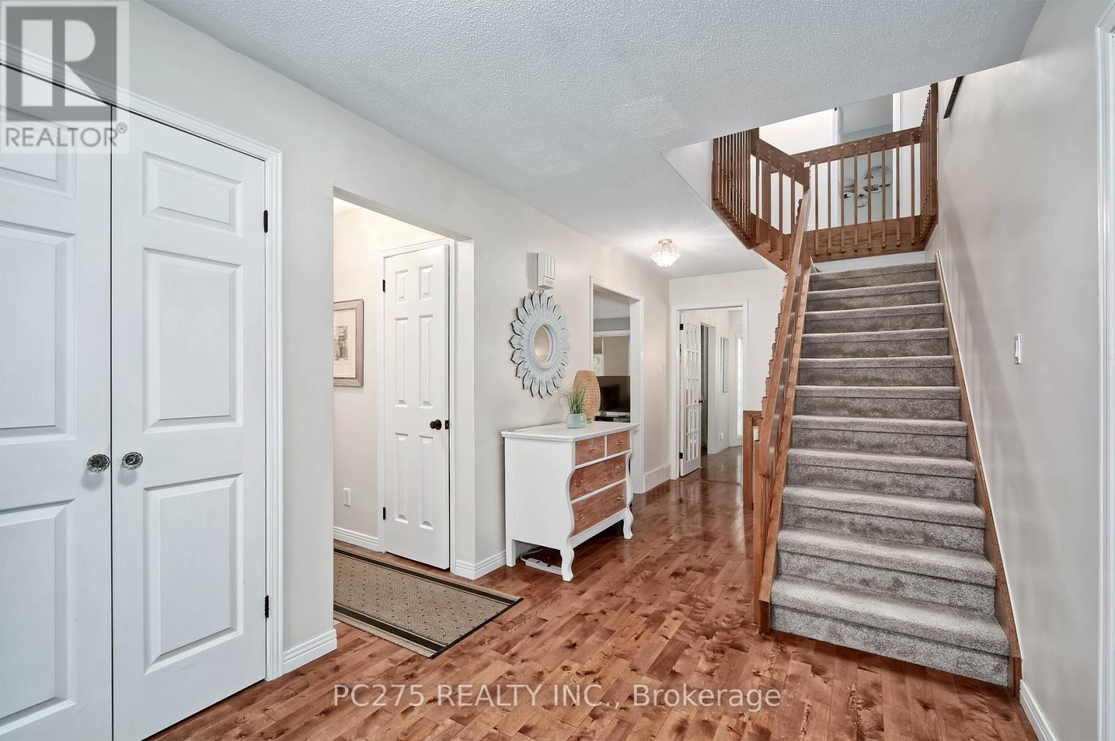 499 Bobbybrook Drive, London North, Ontario  N5X 1G8 - Photo 5 - X12960406