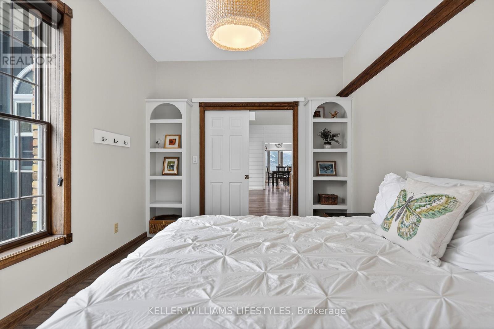 10240 Woodpark Court, Lambton Shores, Ontario  N0M 1T0 - Photo 20 - X12960456