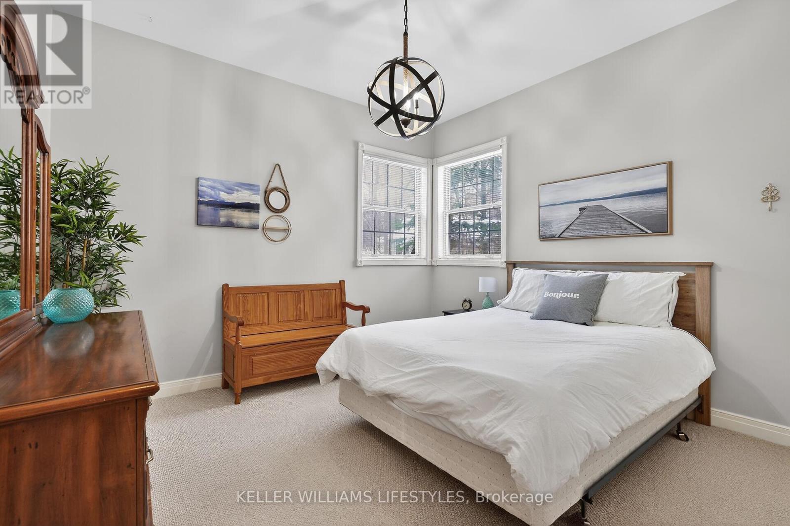 10240 Woodpark Court, Lambton Shores, Ontario  N0M 1T0 - Photo 21 - X12960456