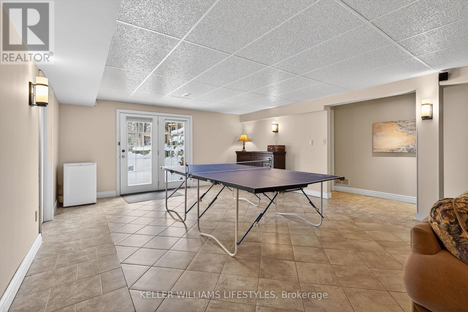 10240 Woodpark Court, Lambton Shores, Ontario  N0M 1T0 - Photo 32 - X12960456