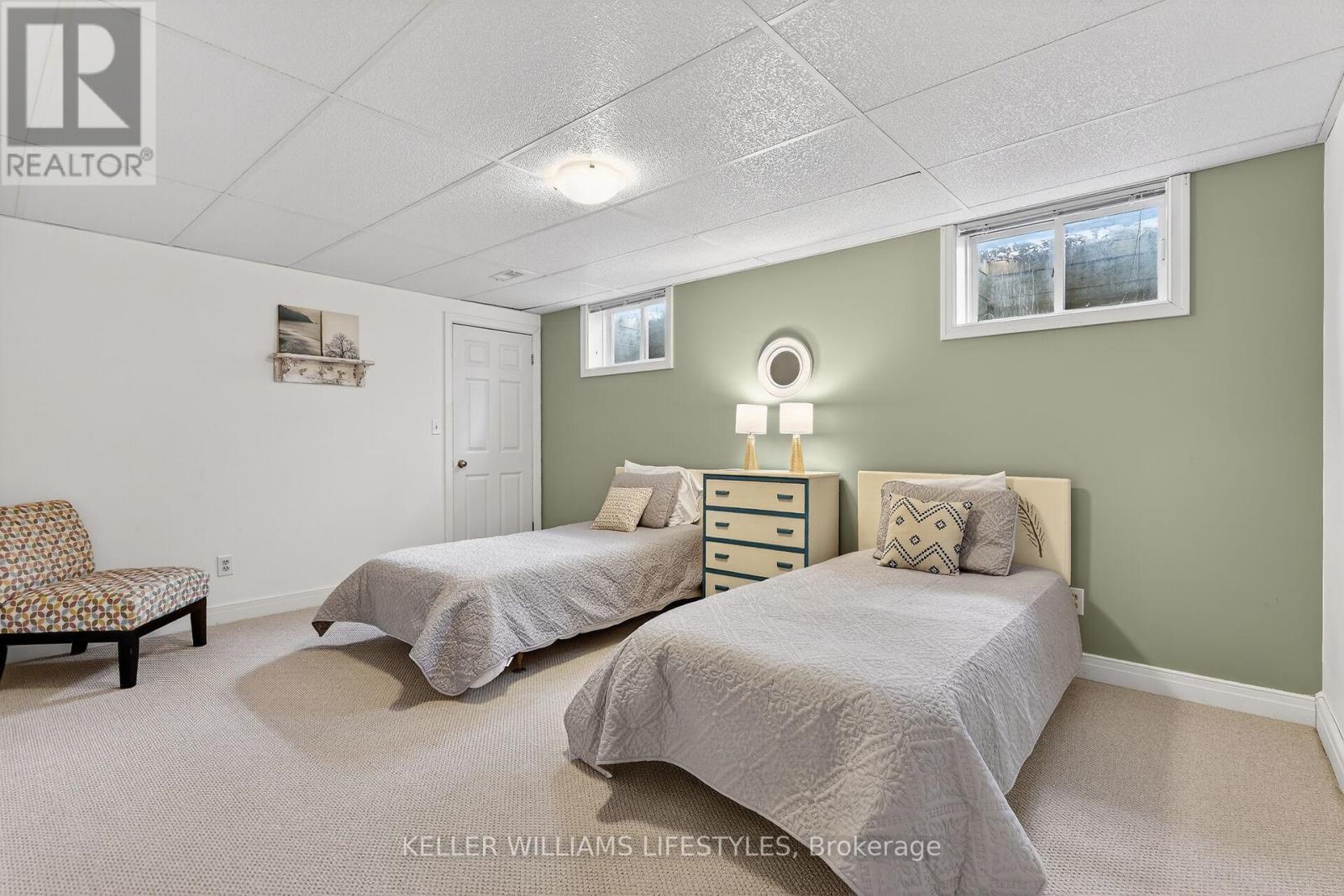 10240 Woodpark Court, Lambton Shores, Ontario  N0M 1T0 - Photo 34 - X12960456