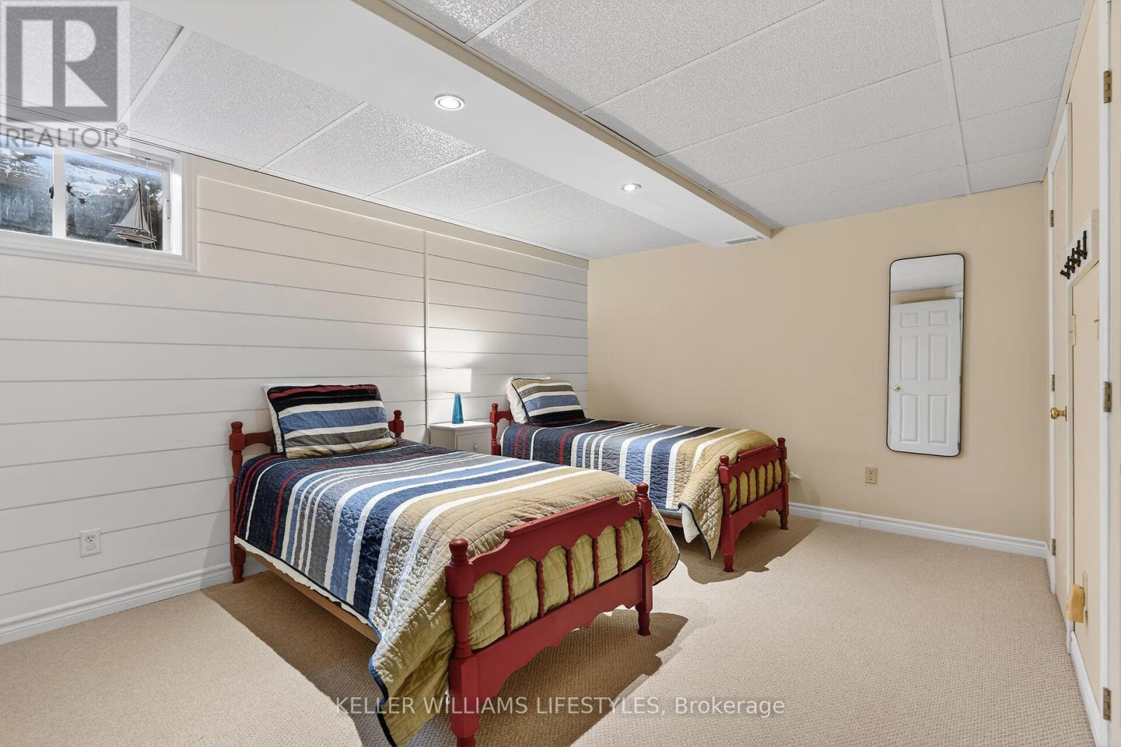 10240 Woodpark Court, Lambton Shores, Ontario  N0M 1T0 - Photo 35 - X12960456