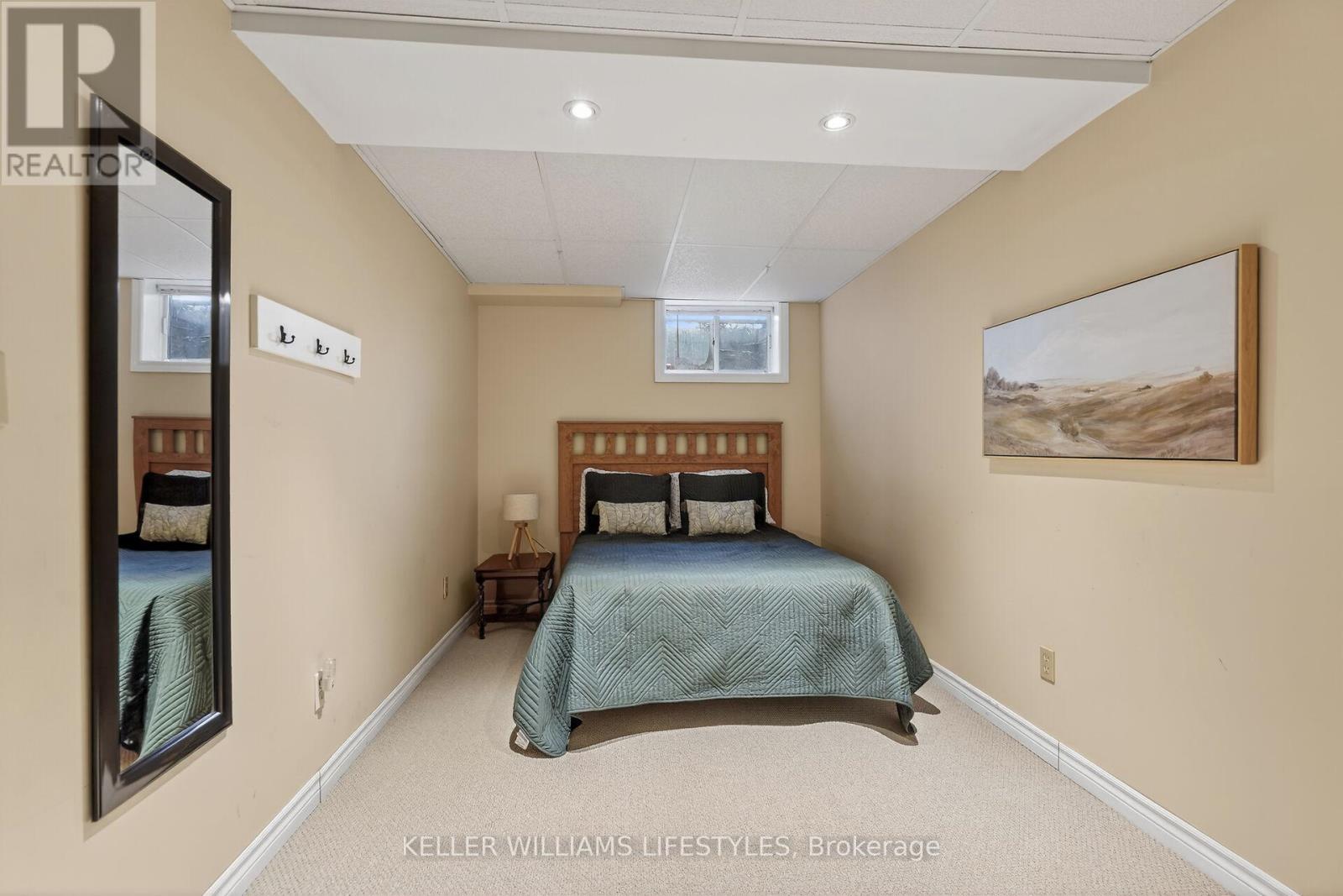 10240 Woodpark Court, Lambton Shores, Ontario  N0M 1T0 - Photo 36 - X12960456