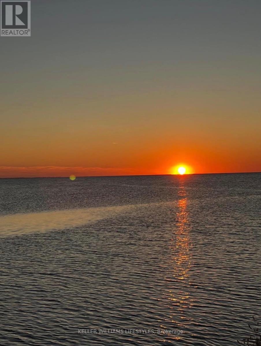 10240 Woodpark Court, Lambton Shores, Ontario  N0M 1T0 - Photo 45 - X12960456