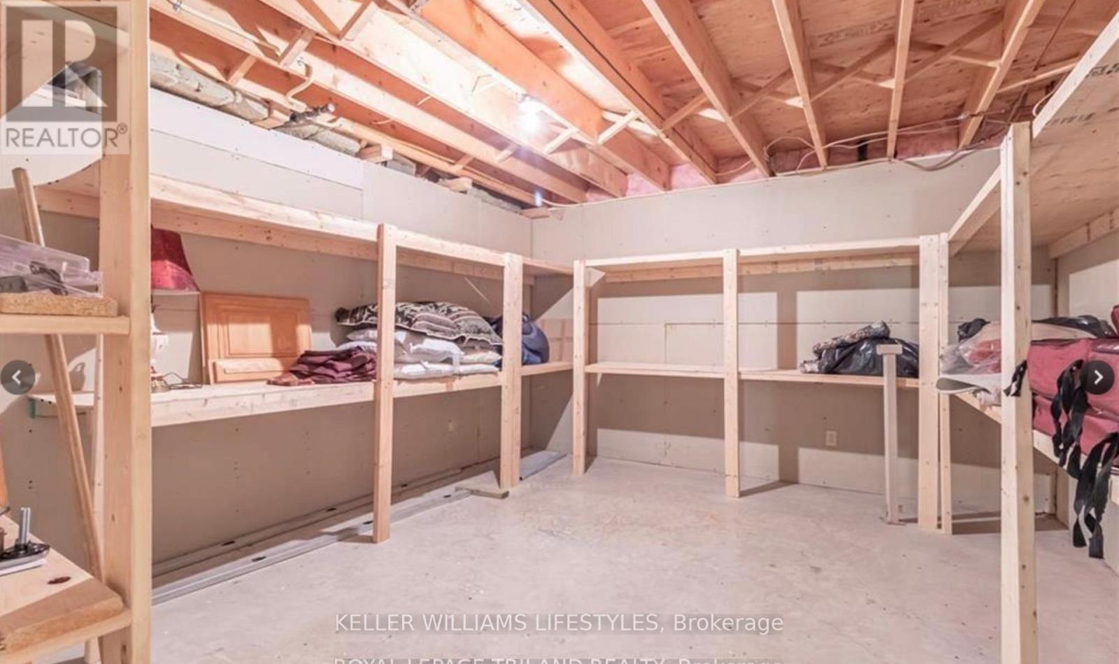 10240 Woodpark Court, Lambton Shores, Ontario  N0M 1T0 - Photo 46 - X12960456