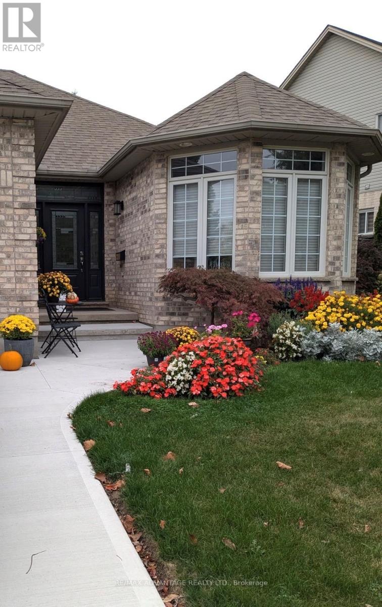 993 Gabor Street, London South, Ontario  N6K 4V5 - Photo 2 - X12960502