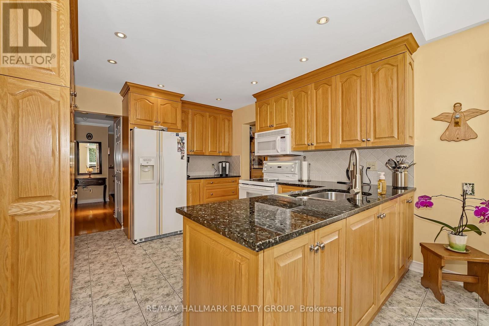 6586 Morningview Street, Ottawa, Ontario  K1C 6N9 - Photo 12 - X12960474