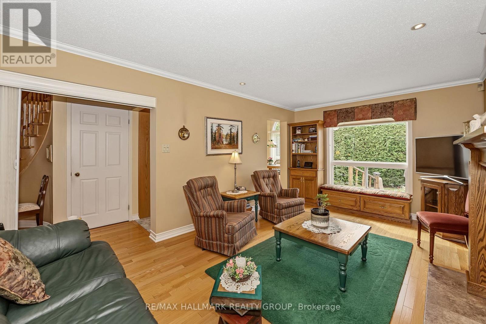 6586 Morningview Street, Ottawa, Ontario  K1C 6N9 - Photo 17 - X12960474