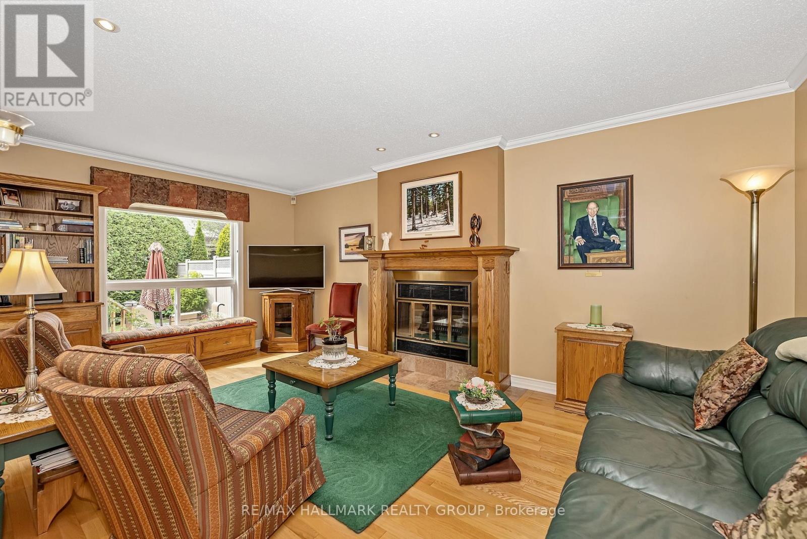 6586 Morningview Street, Ottawa, Ontario  K1C 6N9 - Photo 18 - X12960474