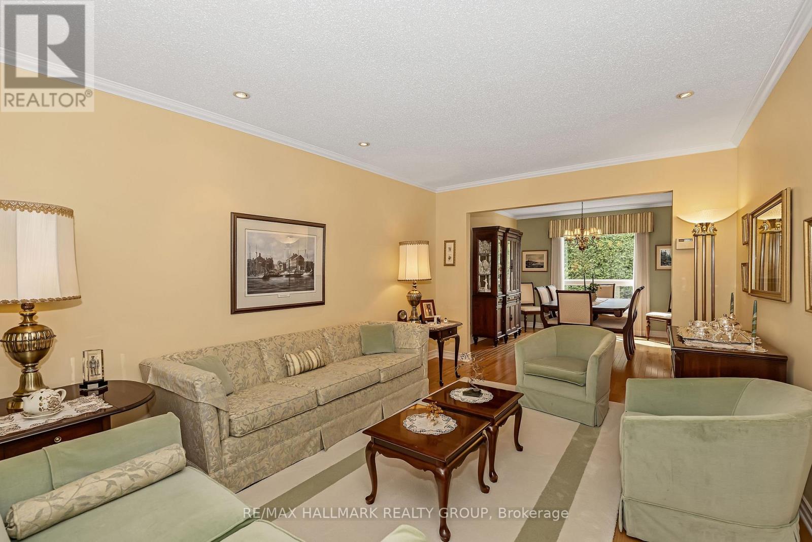 6586 Morningview Street, Ottawa, Ontario  K1C 6N9 - Photo 6 - X12960474