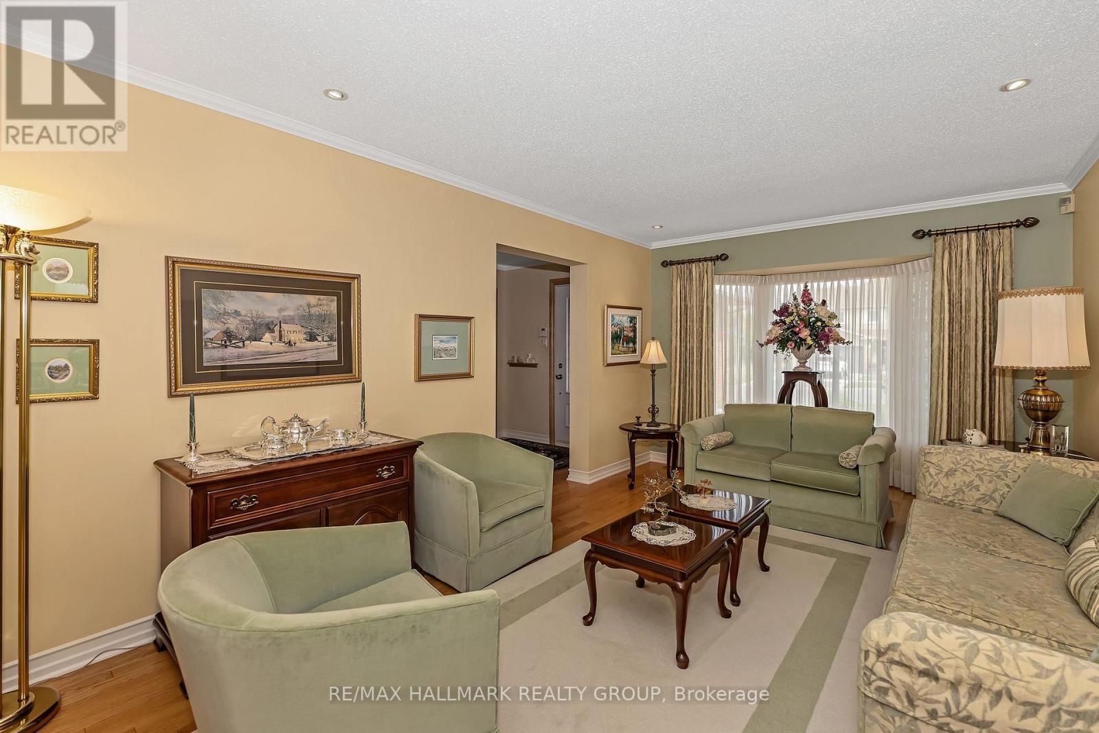 6586 Morningview Street, Ottawa, Ontario  K1C 6N9 - Photo 7 - X12960474