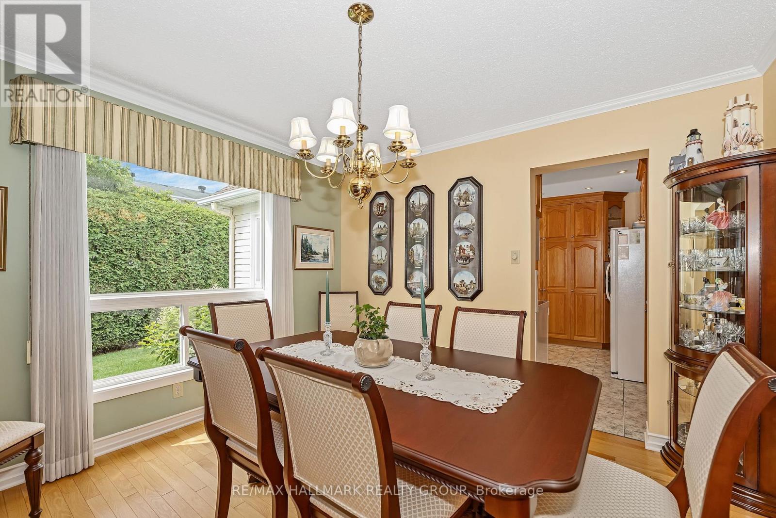 6586 Morningview Street, Ottawa, Ontario  K1C 6N9 - Photo 8 - X12960474