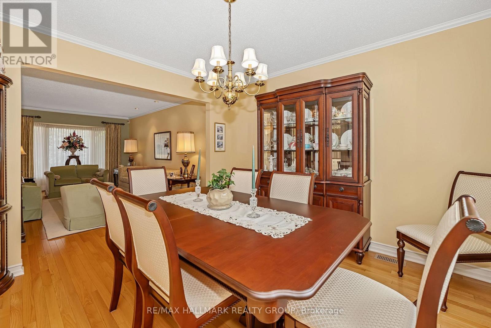 6586 Morningview Street, Ottawa, Ontario  K1C 6N9 - Photo 9 - X12960474