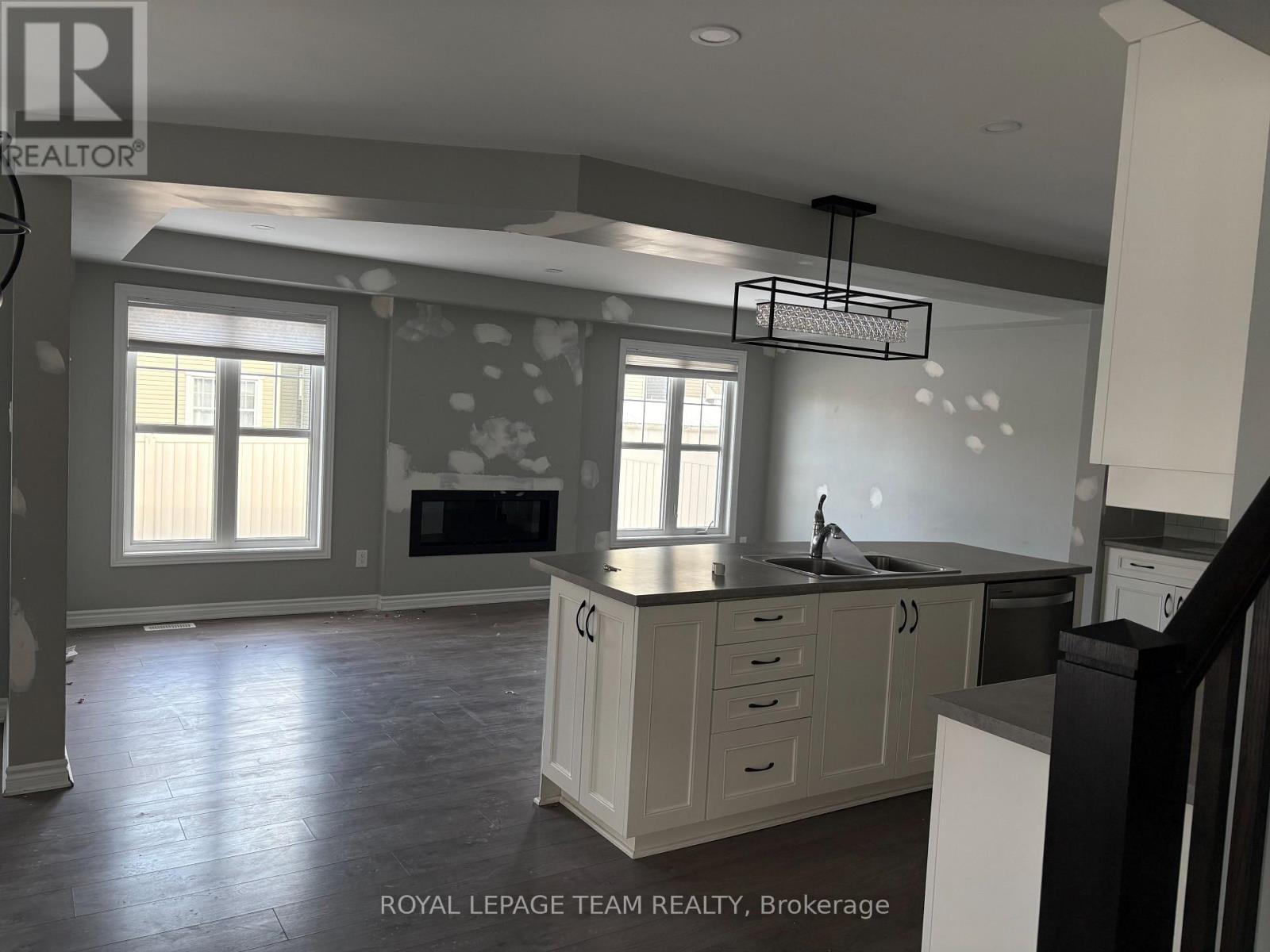 659 Pearl Dace Crescent, Ottawa, Ontario  K2J 6K4 - Photo 3 - X12960544