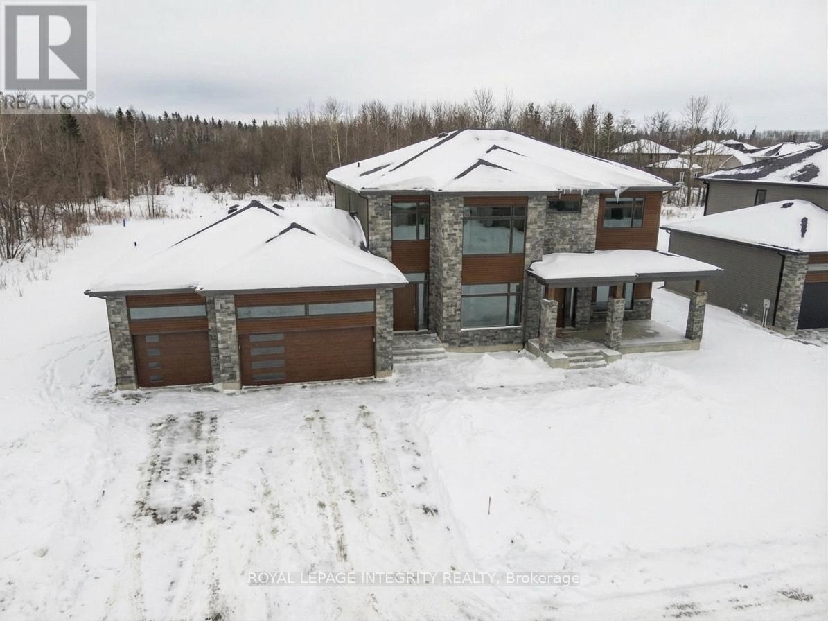 671 BALLYCASTLE CRESCENT, Ottawa, Ontario