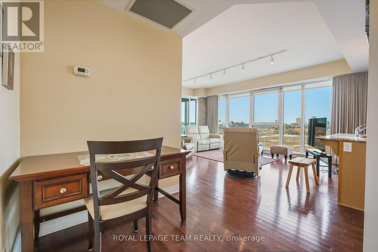 1004 - 200 Lett Street, Ottawa, Ontario  K1R 0A7 - Photo 6 - X12960600