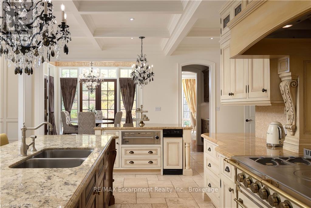 1081 Argyle Drive, Oakville, Ontario  L6J 1A9 - Photo 13 - W12960602